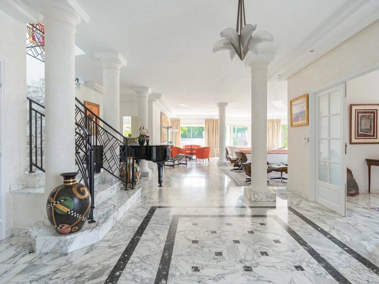 Villa for Sale in Marseille, Marseille & Cote Bleu 9