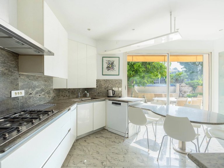 Villa for Sale in Marseille, Marseille & Cote Bleu 10