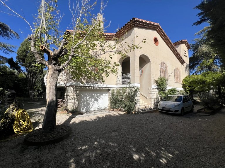 Villa for Sale in Marseille, Marseille & Cote Bleu 1