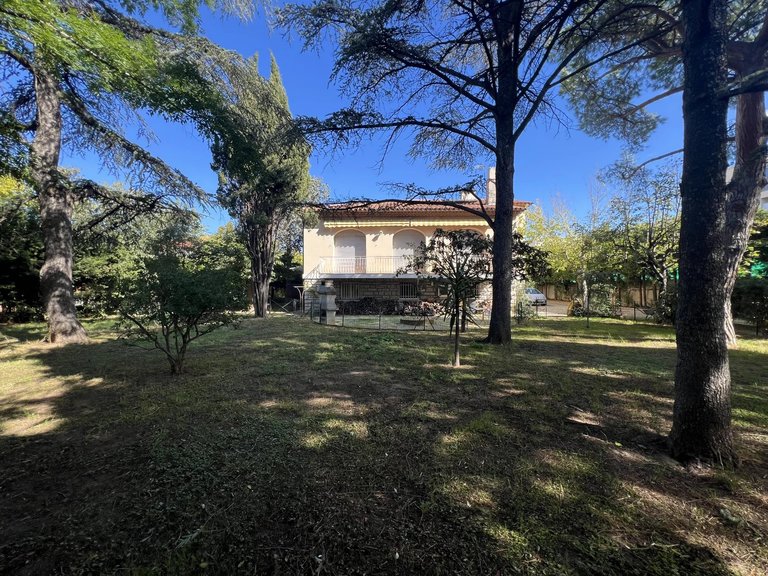 Villa for Sale in Marseille, Marseille & Cote Bleu 2
