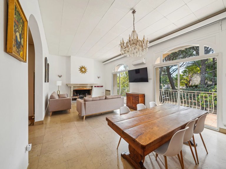 Villa for Sale in Marseille, Marseille & Cote Bleu 3