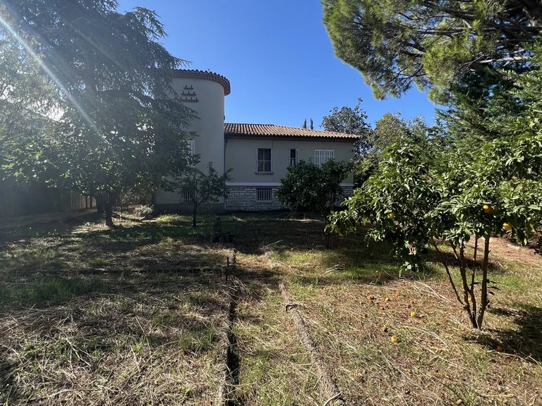 Villa for Sale in Marseille, Marseille & Cote Bleu 7