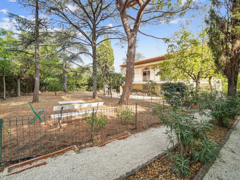 Villa for Sale in Marseille, Marseille & Cote Bleu 10