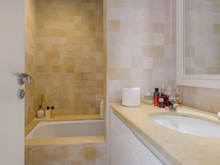 Villa for Sale in Marseille, Marseille & Cote Bleu 4