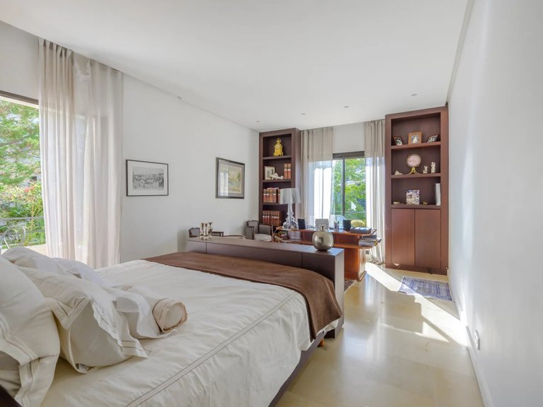 Villa for Sale in Marseille, Marseille & Cote Bleu 7