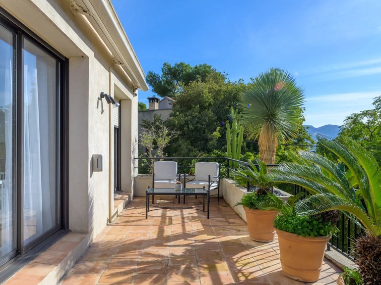 Villa for Sale in Marseille, Marseille & Cote Bleu 11