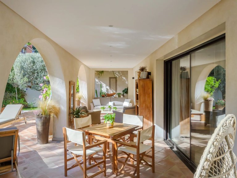 Villa for Sale in Marseille, Marseille & Cote Bleu 16