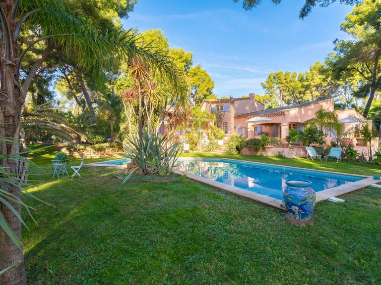 Villa for Sale in La Ciotat, Provence Coast (cassis To Cavalaire) 16