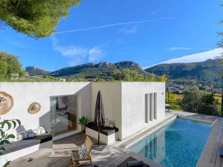 Villa for Sale in Cassis, Provence Coast (cassis To Cavalaire) 3