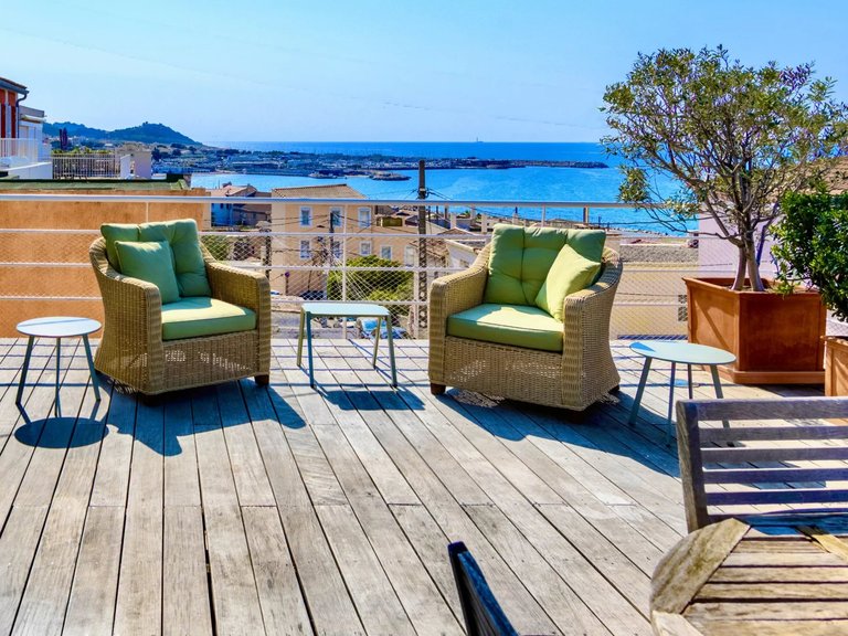 Villa for Sale in Marseille, Marseille & Cote Bleu 2