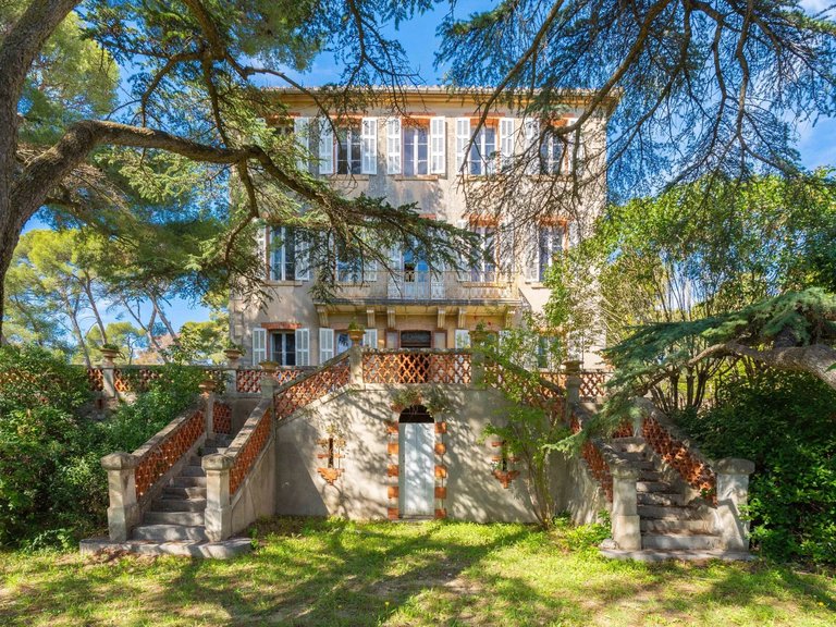 Villa for Sale in Cassis, Provence Coast (cassis To Cavalaire) 1