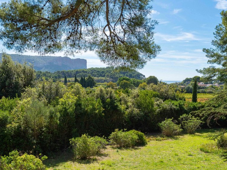 Villa for Sale in Cassis, Provence Coast (cassis To Cavalaire) 11