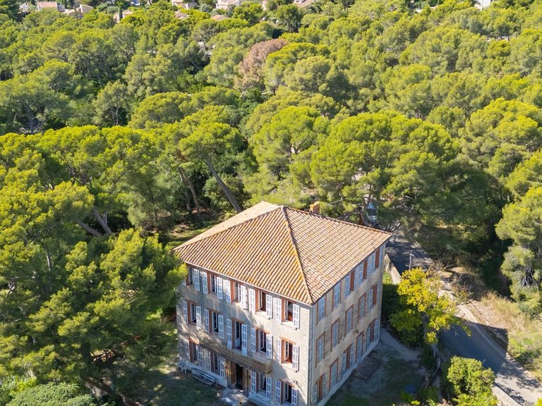 Villa for Sale in Cassis, Provence Coast (cassis To Cavalaire) 14