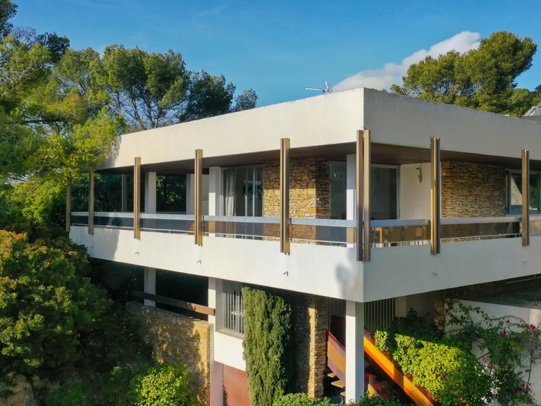 Villa for Sale in Marseille, Marseille & Cote Bleu 1