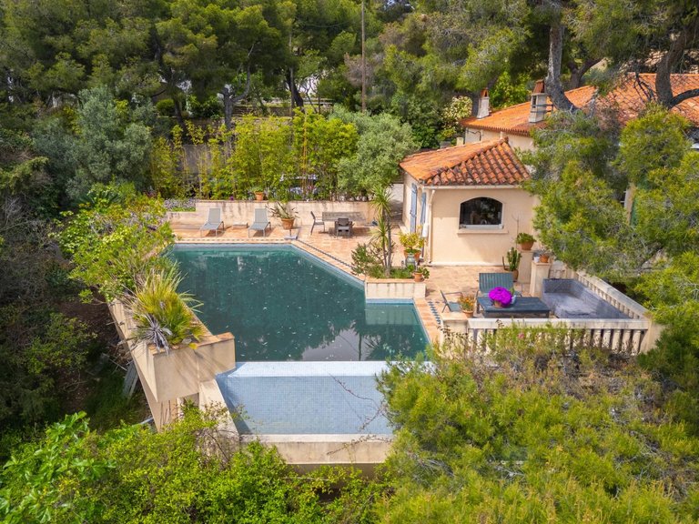Villa for Sale in Cassis, Provence Coast (cassis To Cavalaire) 15