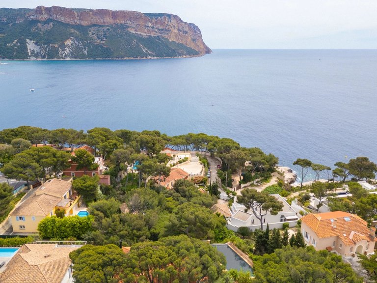 Villa for Sale in Cassis, Provence Coast (cassis To Cavalaire) 4