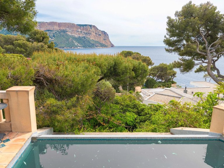 Villa for Sale in Cassis, Provence Coast (cassis To Cavalaire) 9