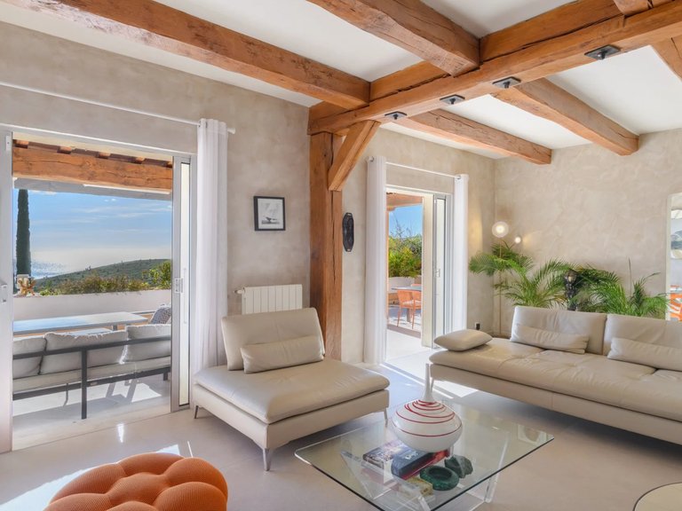 Villa for Sale in Cassis, Provence Coast (cassis To Cavalaire) 3