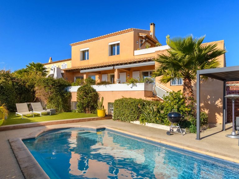 Villa for Sale in Cassis, Provence Coast (cassis To Cavalaire) 8