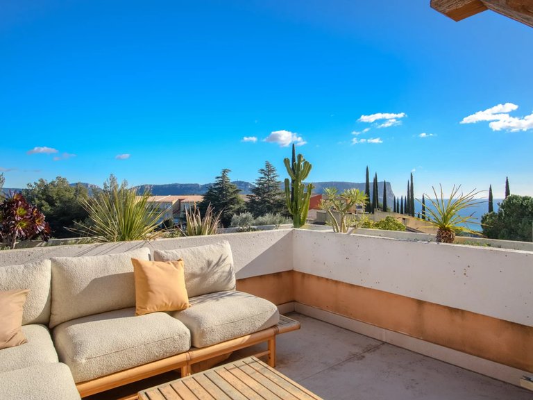 Villa for Sale in Cassis, Provence Coast (cassis To Cavalaire) 12