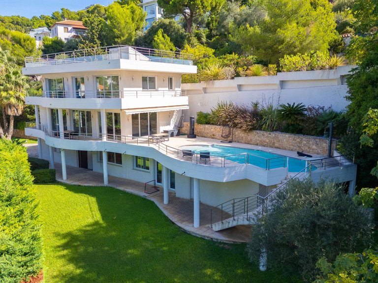 Villa for Sale in Marseille, Marseille & Cote Bleu 1