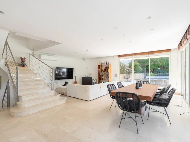 Villa for Sale in Marseille, Marseille & Cote Bleu 5