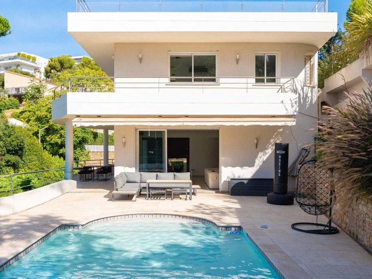 Villa for Sale in Marseille, Marseille & Cote Bleu 7
