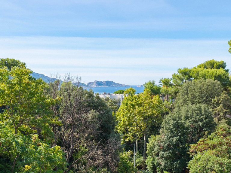 Villa for Sale in Marseille, Marseille & Cote Bleu 8