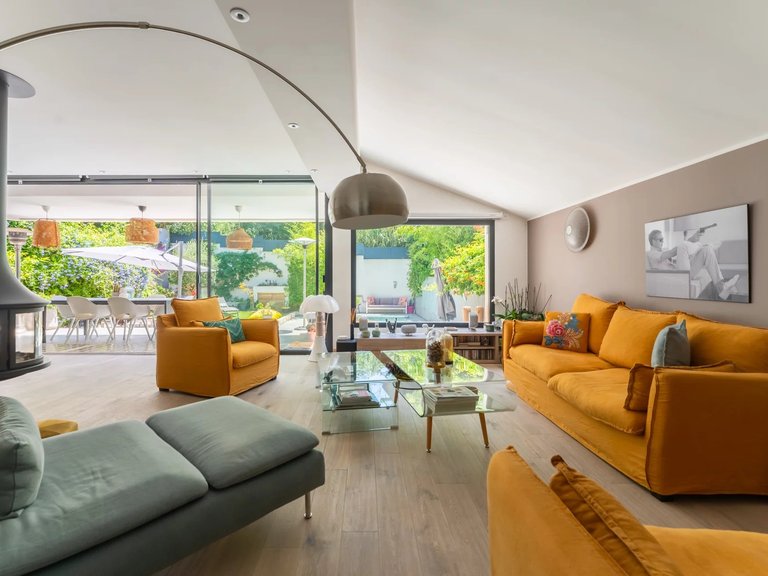 Villa for Sale in Marseille, Marseille & Cote Bleu 11