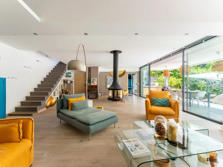 Villa for Sale in Marseille, Marseille & Cote Bleu 12