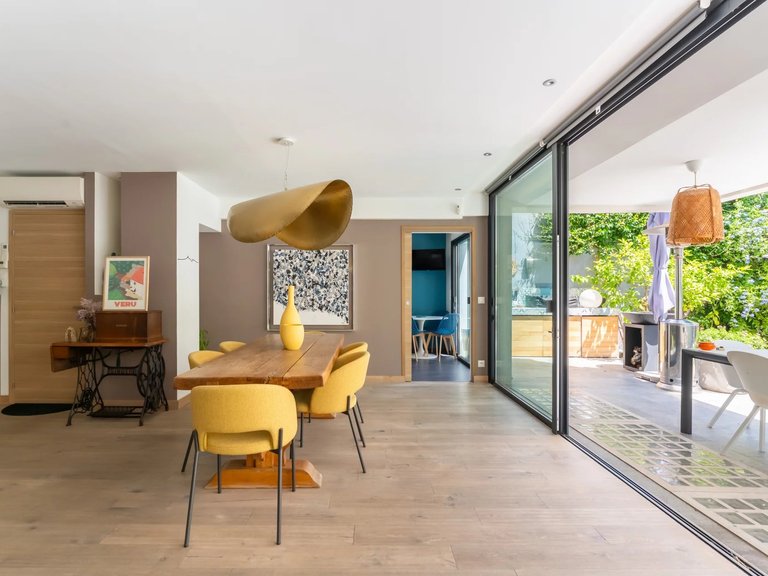 Villa for Sale in Marseille, Marseille & Cote Bleu 14