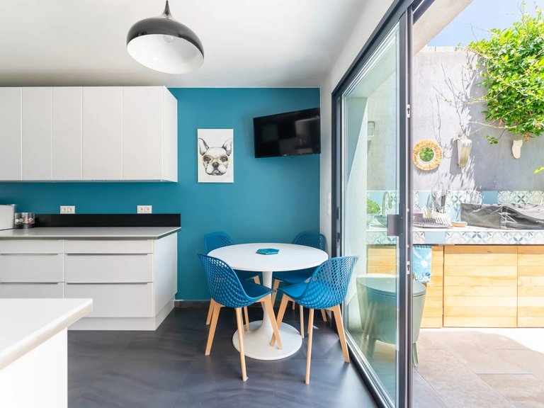 Villa for Sale in Marseille, Marseille & Cote Bleu 15