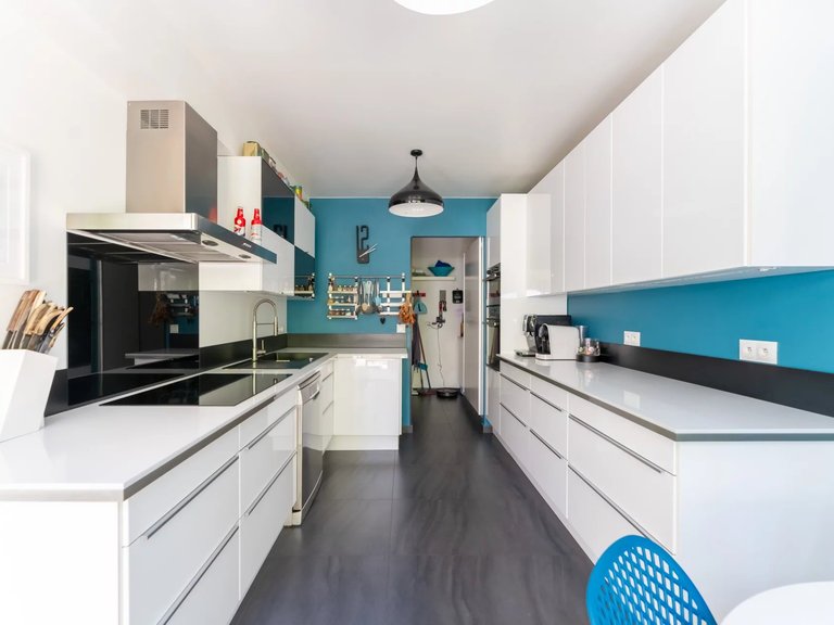 Villa for Sale in Marseille, Marseille & Cote Bleu 16