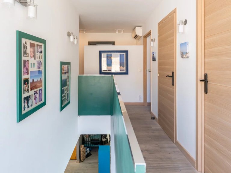 Villa for Sale in Marseille, Marseille & Cote Bleu 17