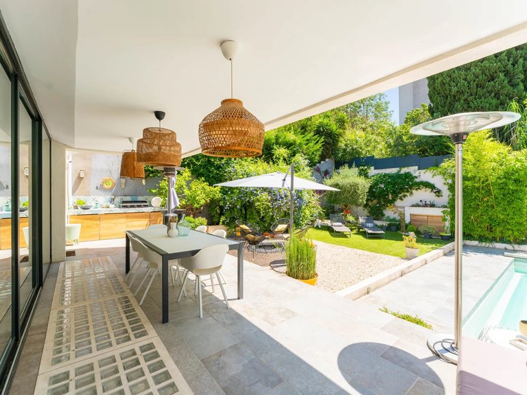 Villa for Sale in Marseille, Marseille & Cote Bleu 4