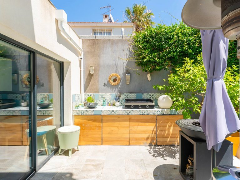 Villa for Sale in Marseille, Marseille & Cote Bleu 5