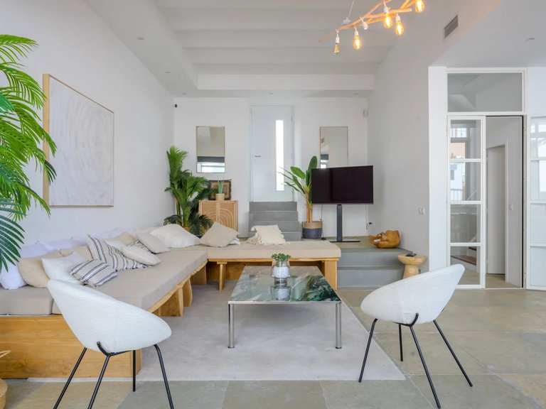 Villa for Sale in Marseille, Marseille & Cote Bleu 2