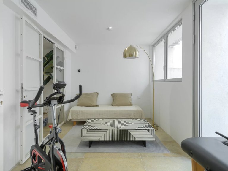 Villa for Sale in Marseille, Marseille & Cote Bleu 15