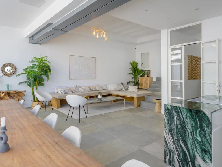 Villa for Sale in Marseille, Marseille & Cote Bleu 3