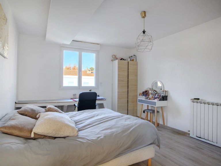 Villa for Sale in Marseille, Marseille & Cote Bleu 17
