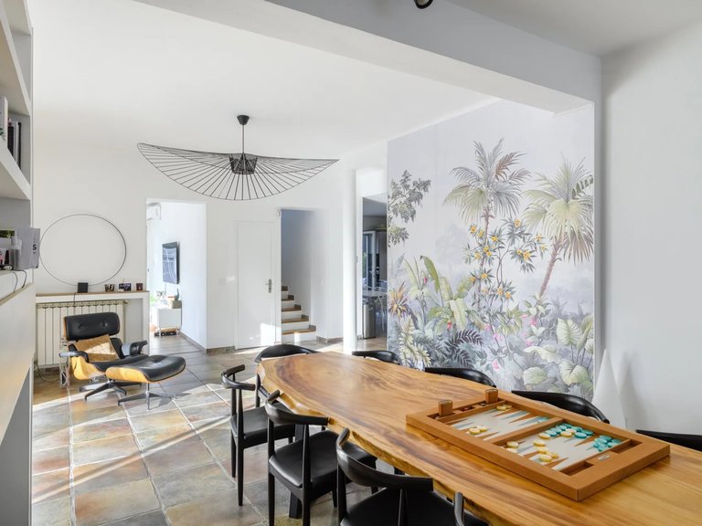 Villa for Sale in Marseille, Marseille & Cote Bleu 19