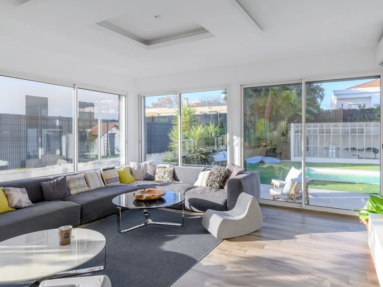 Villa for Sale in Marseille, Marseille & Cote Bleu 8