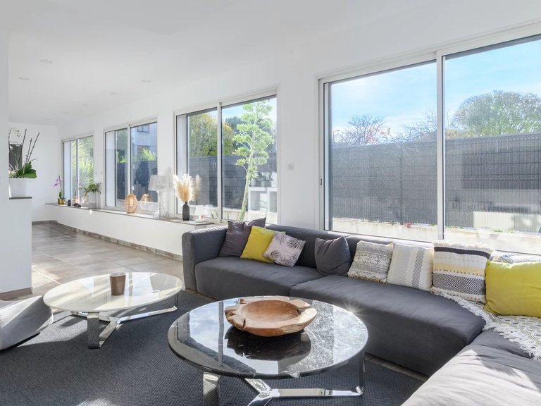 Villa for Sale in Marseille, Marseille & Cote Bleu 9