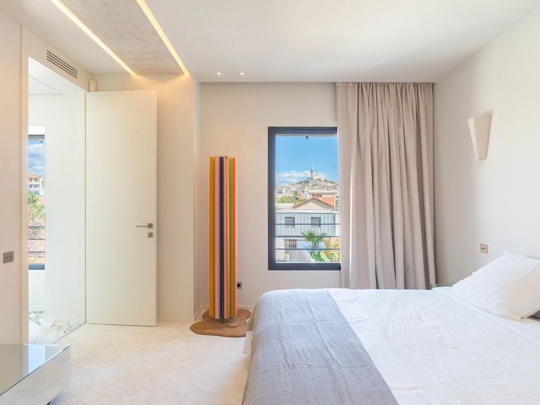 Villa for Sale in Marseille, Marseille & Cote Bleu 13