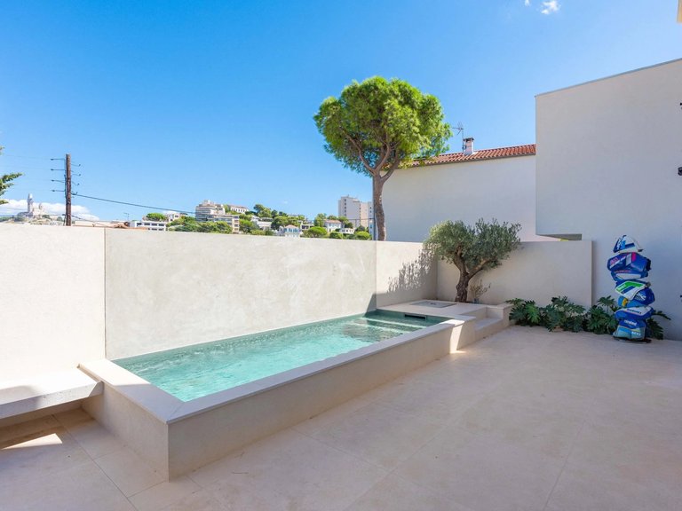 Villa for Sale in Marseille, Marseille & Cote Bleu 20