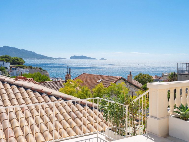Villa for Sale in Marseille, Marseille & Cote Bleu 3