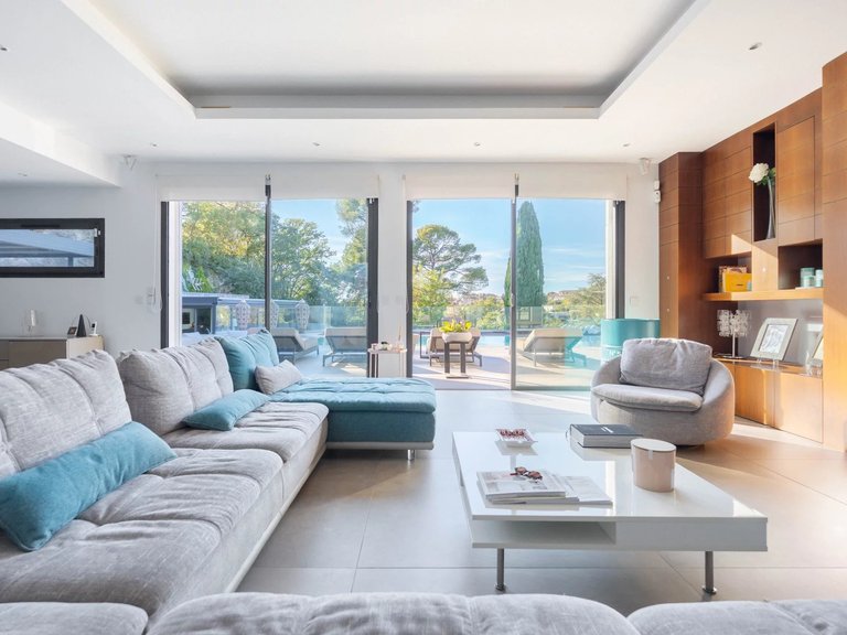 Villa for Sale in Marseille, Marseille & Cote Bleu 3