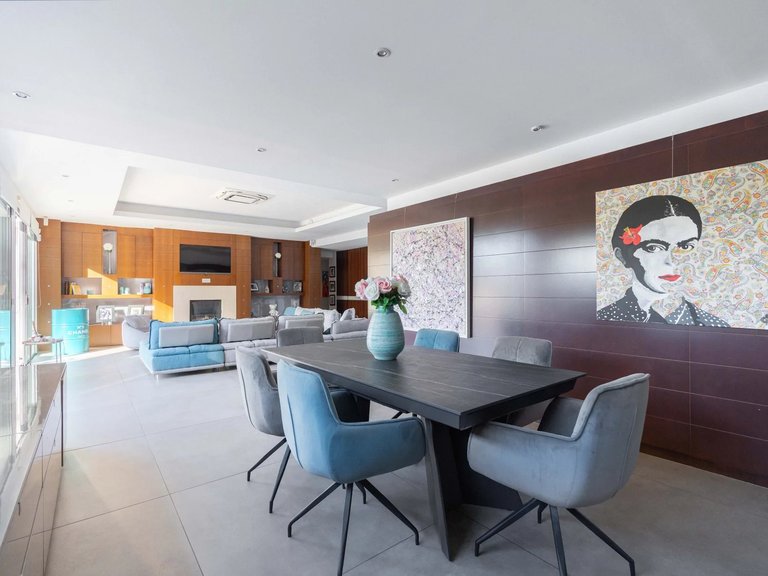 Villa for Sale in Marseille, Marseille & Cote Bleu 7