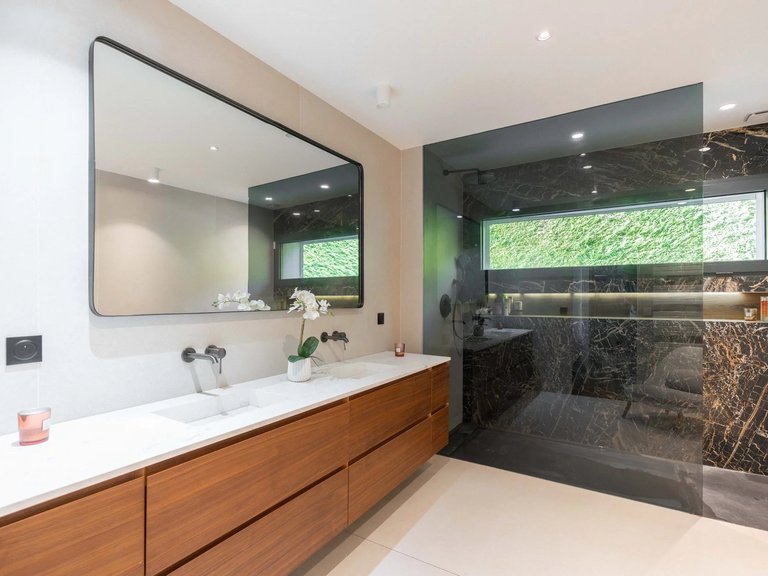 Villa for Sale in Marseille, Marseille & Cote Bleu 10