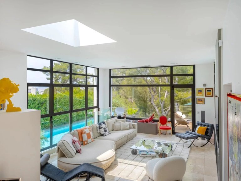 Villa for Sale in Marseille, Marseille & Cote Bleu 3